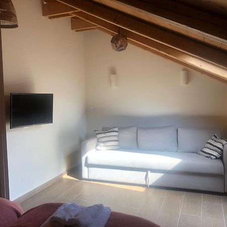Epoches Hotel Karpeníszi Kültér fotó