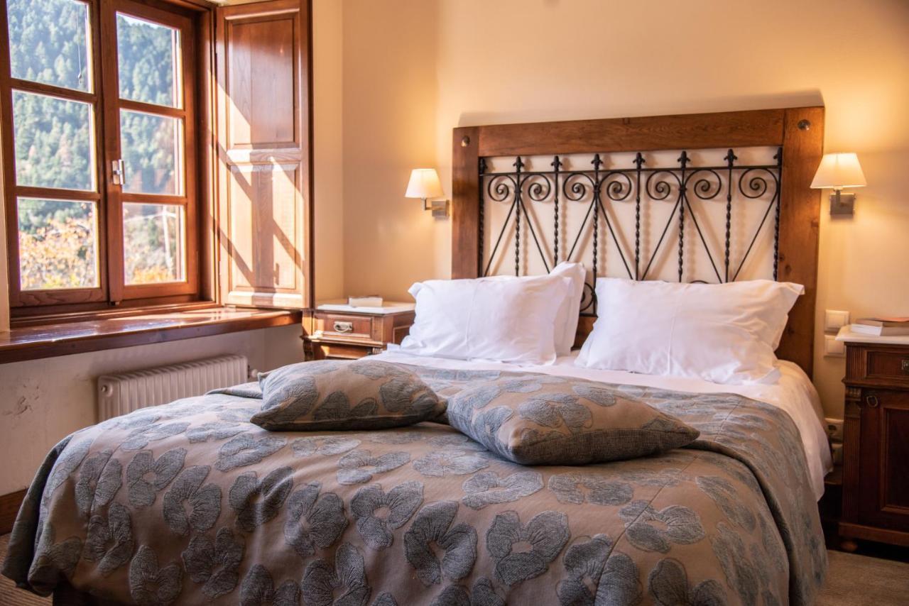 Epoches Hotel Karpeníszi Kültér fotó