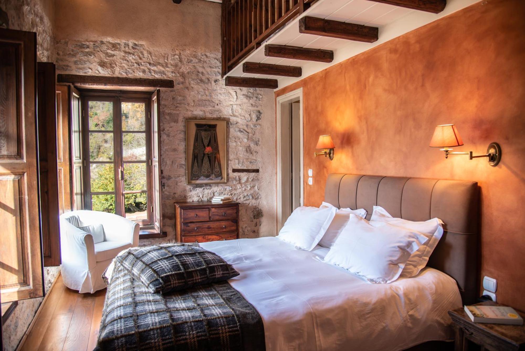 Epoches Hotel Karpeníszi Kültér fotó