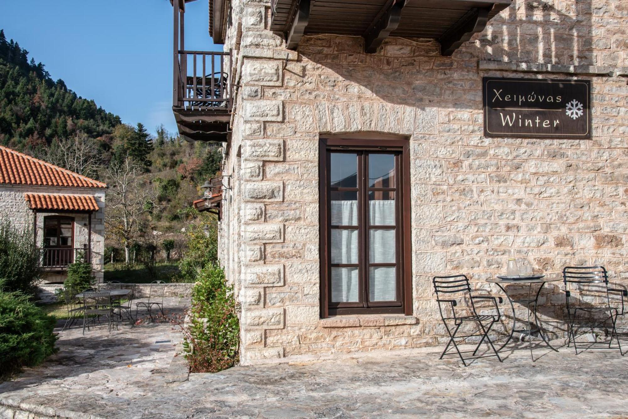 Epoches Hotel Karpeníszi Kültér fotó