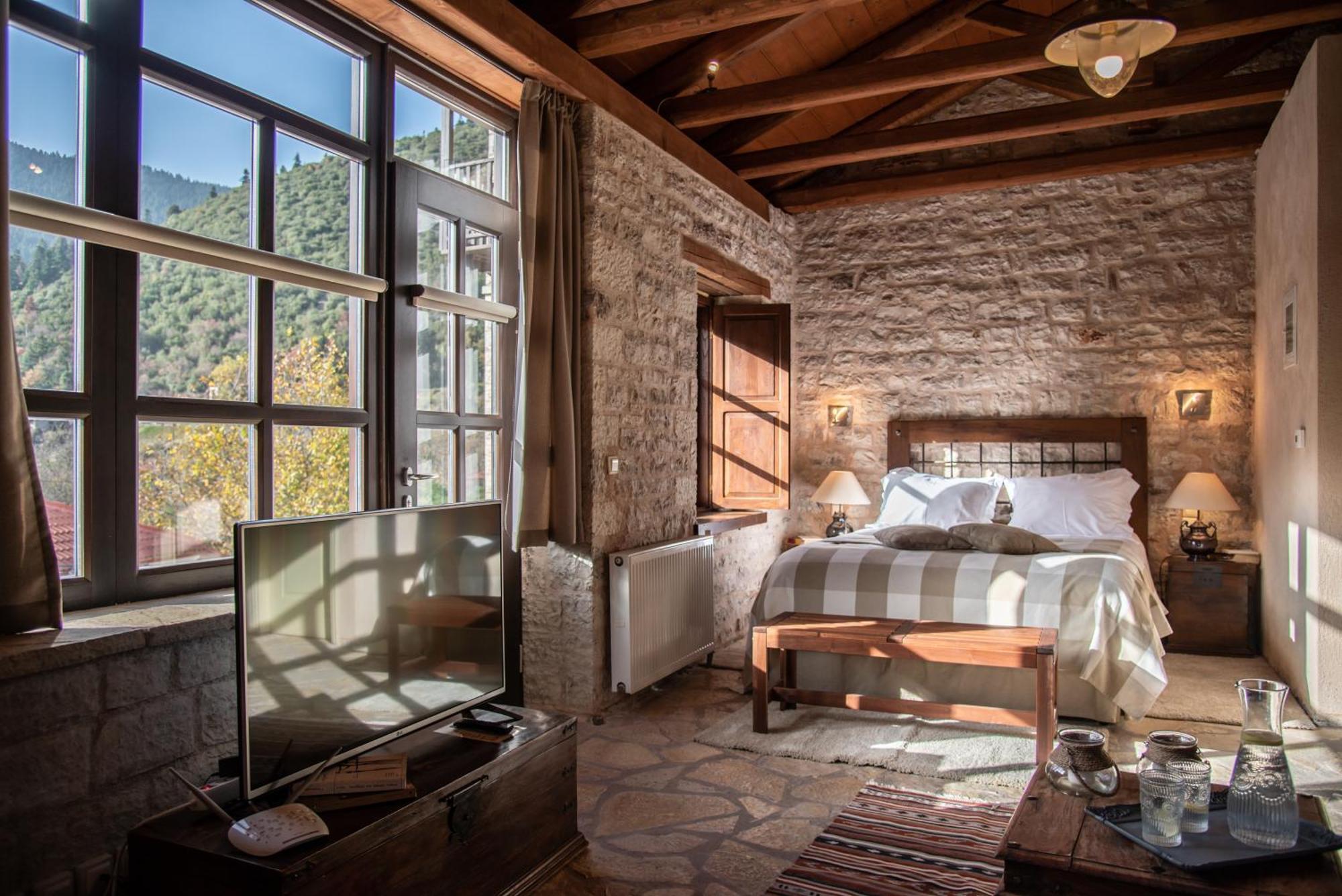 Epoches Hotel Karpeníszi Kültér fotó