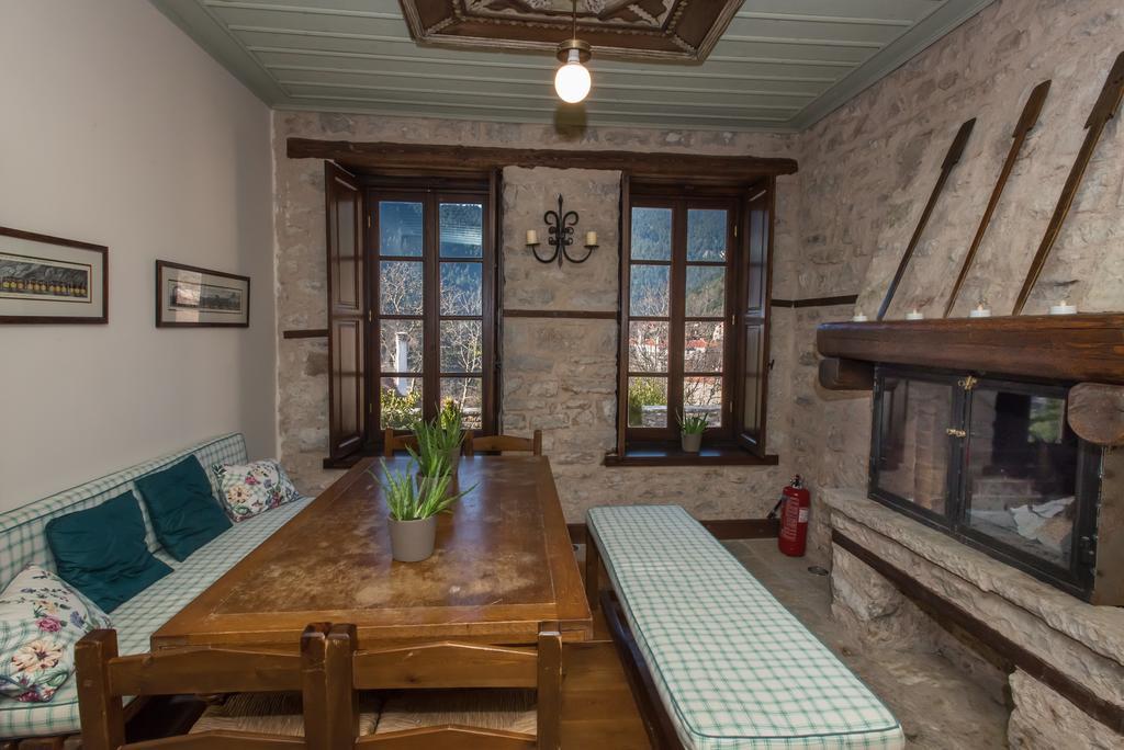 Epoches Hotel Karpeníszi Szoba fotó