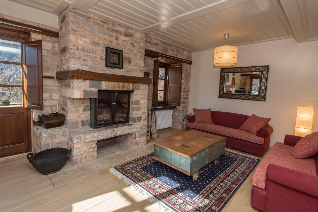 Epoches Hotel Karpeníszi Szoba fotó