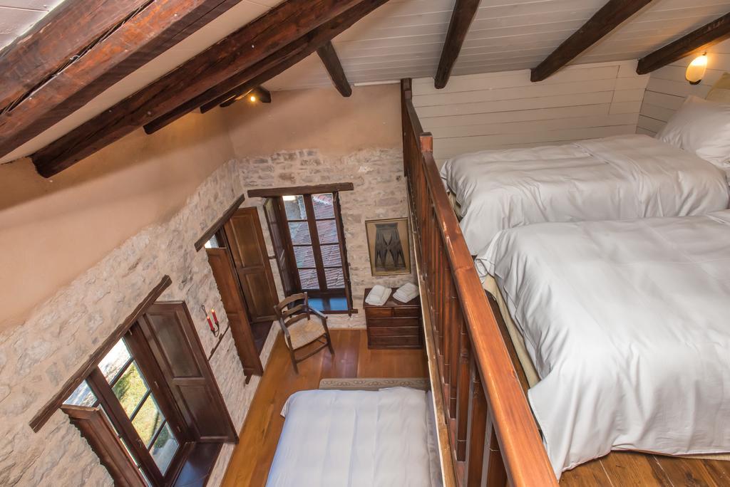 Epoches Hotel Karpeníszi Kültér fotó