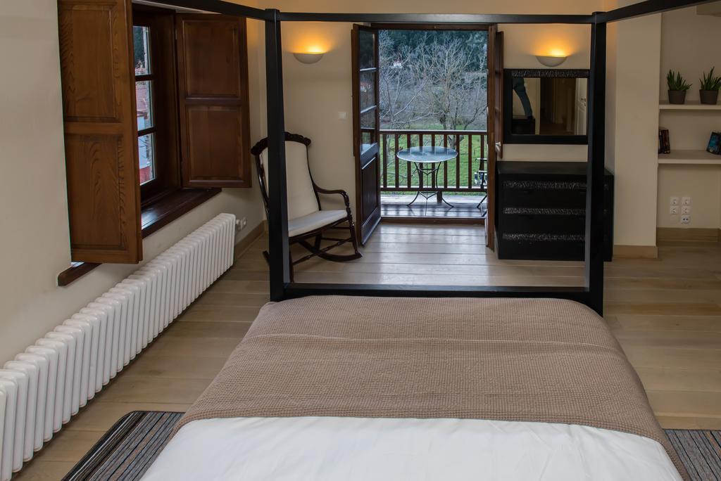 Epoches Hotel Karpeníszi Szoba fotó
