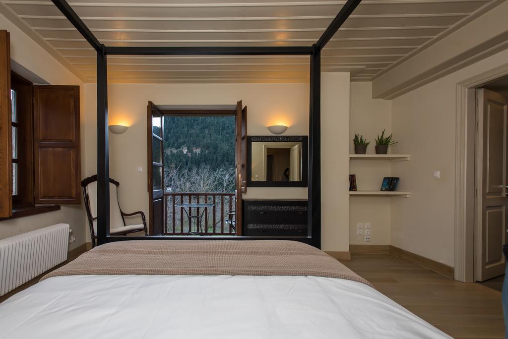 Epoches Hotel Karpeníszi Kültér fotó