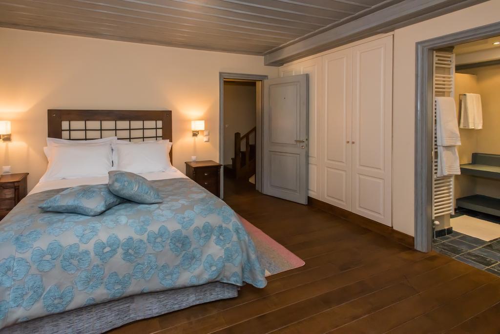 Epoches Hotel Karpeníszi Kültér fotó