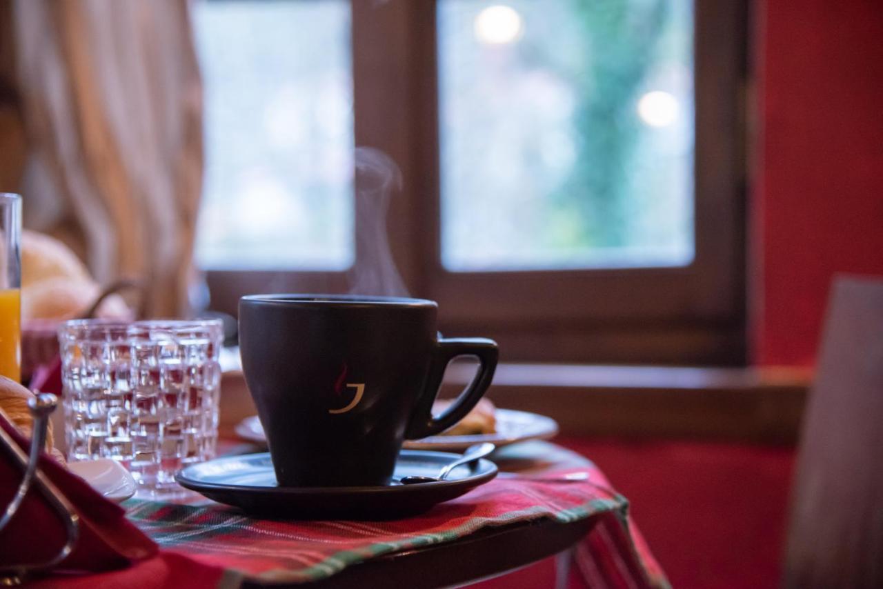 Epoches Hotel Karpeníszi Kültér fotó